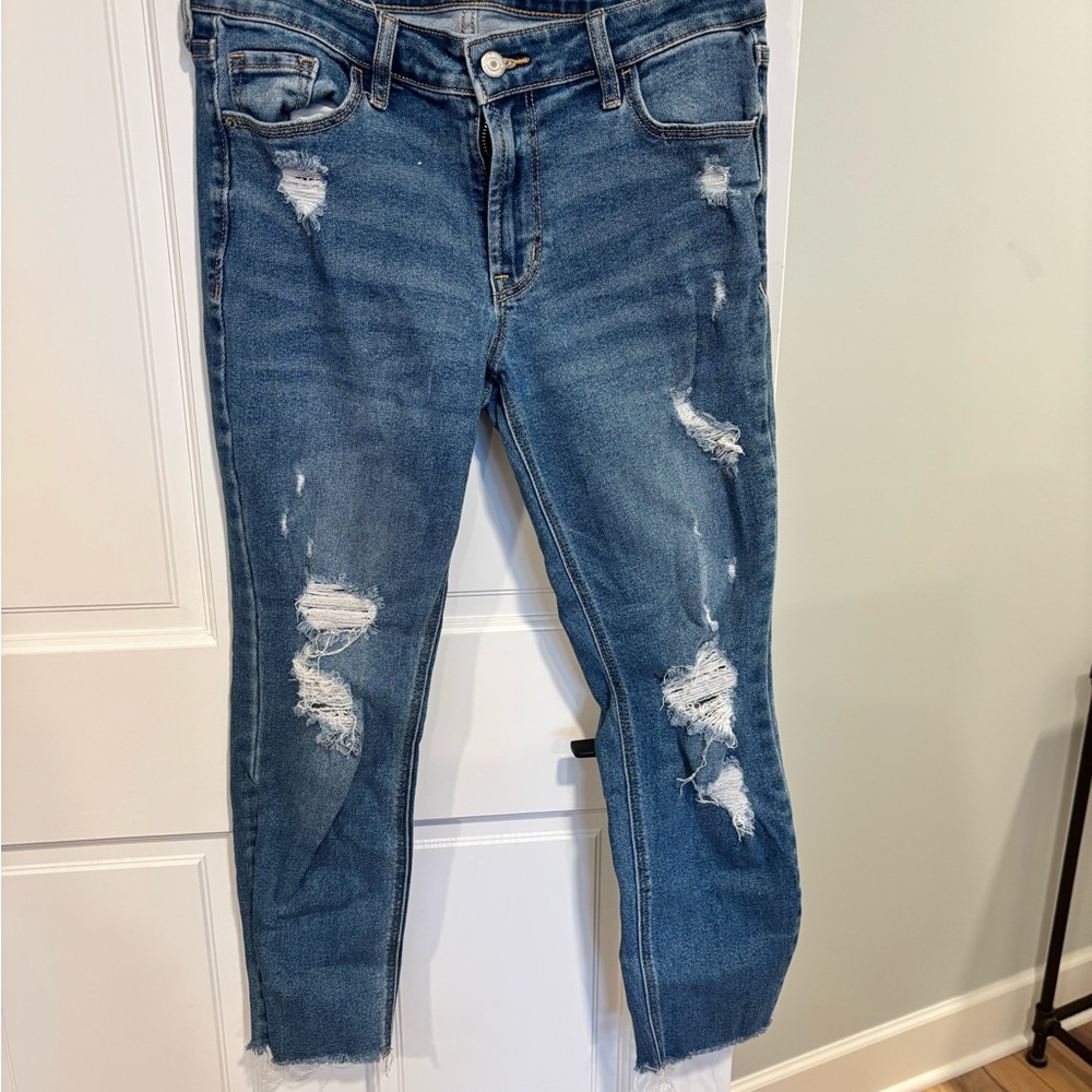 Old Navy Distressed Ankle Jeans in Blue
